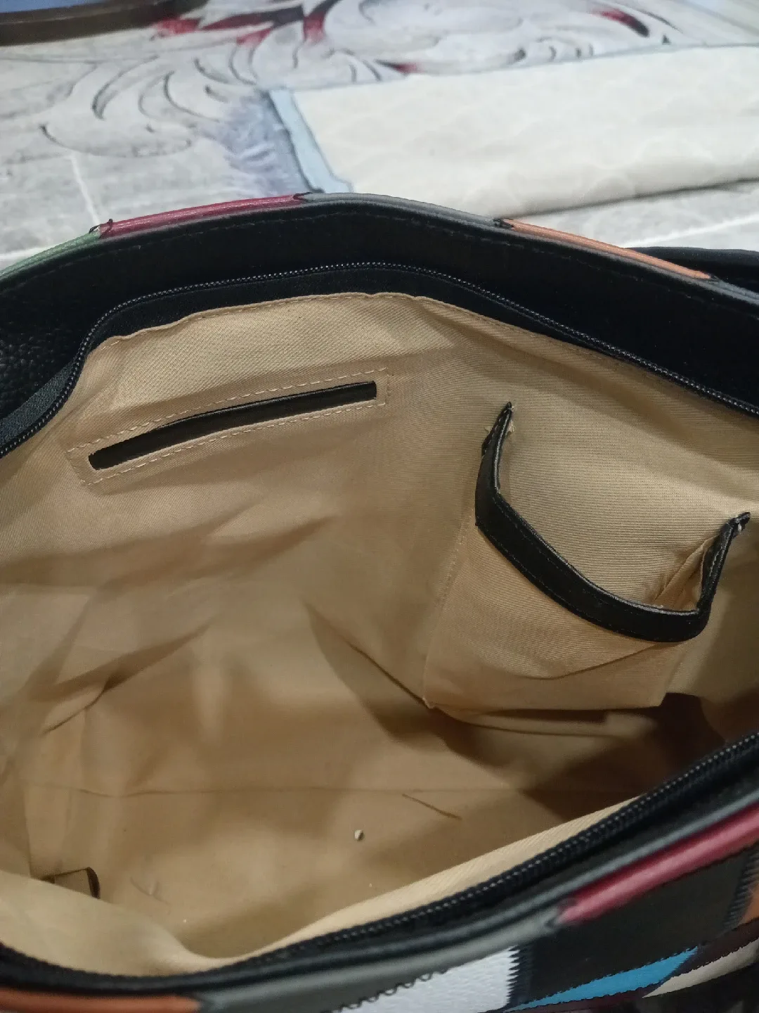 DOTFITS Nuzzer Patchwork Handbag image indicator(3)