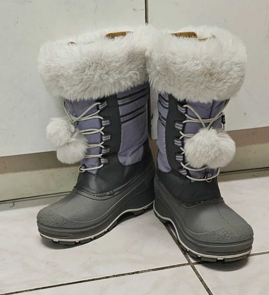 Canadian Winter Boots waterproof Size 4 - Kids,  womens 7