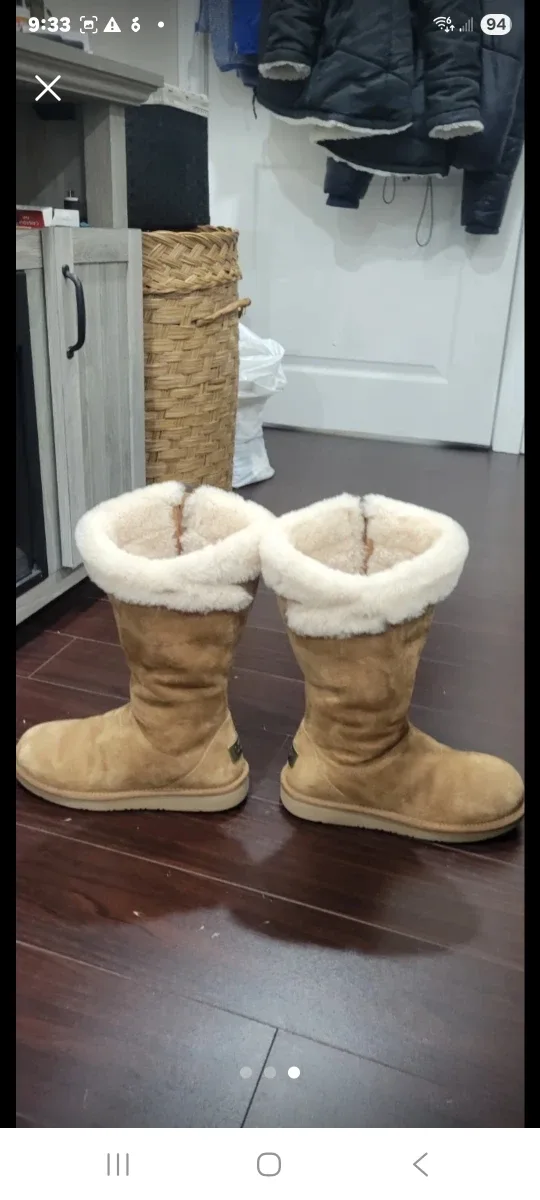 UGG Classic Tall Boots, Size 6 image indicator(3)