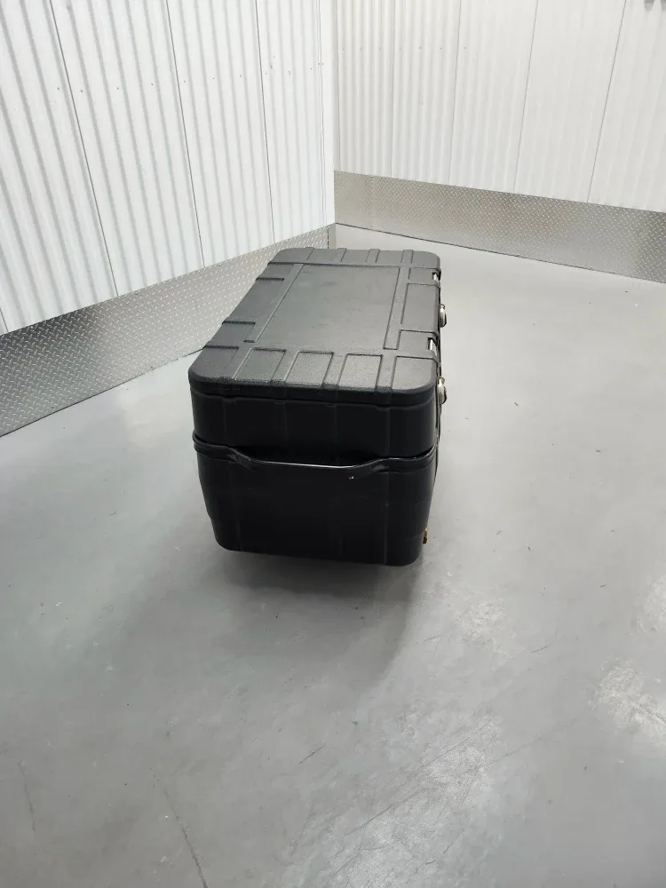 Large Storage bin / Husky Job Box with Master locks image indicator(9)