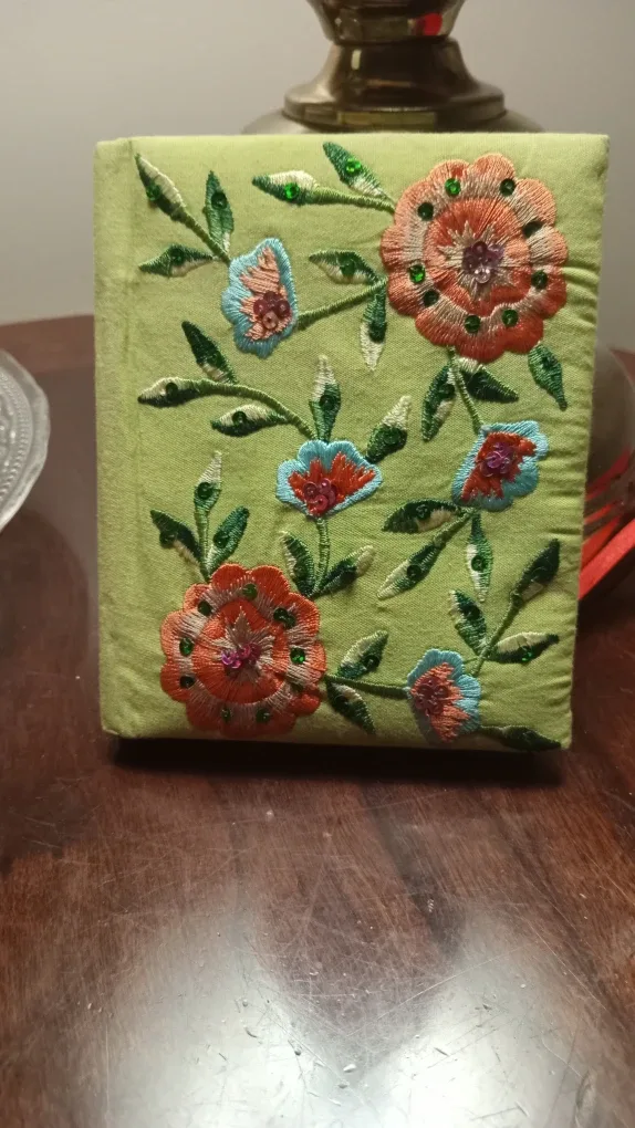 Handmade Embroidered Journal Set image indicator(3)