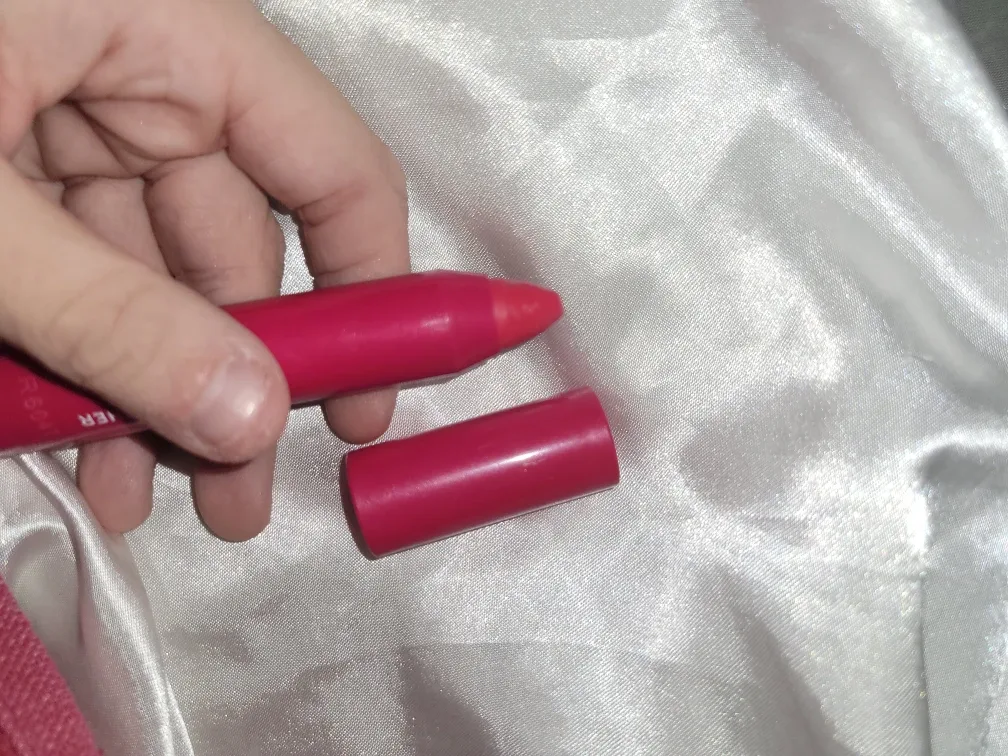 Yves Rocher Radiant Lip Crayon - Rose Somptueux image indicator(3)