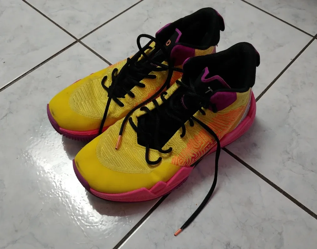 New Balance Men's Two WXY shoes (size 10.5) image indicator(3)