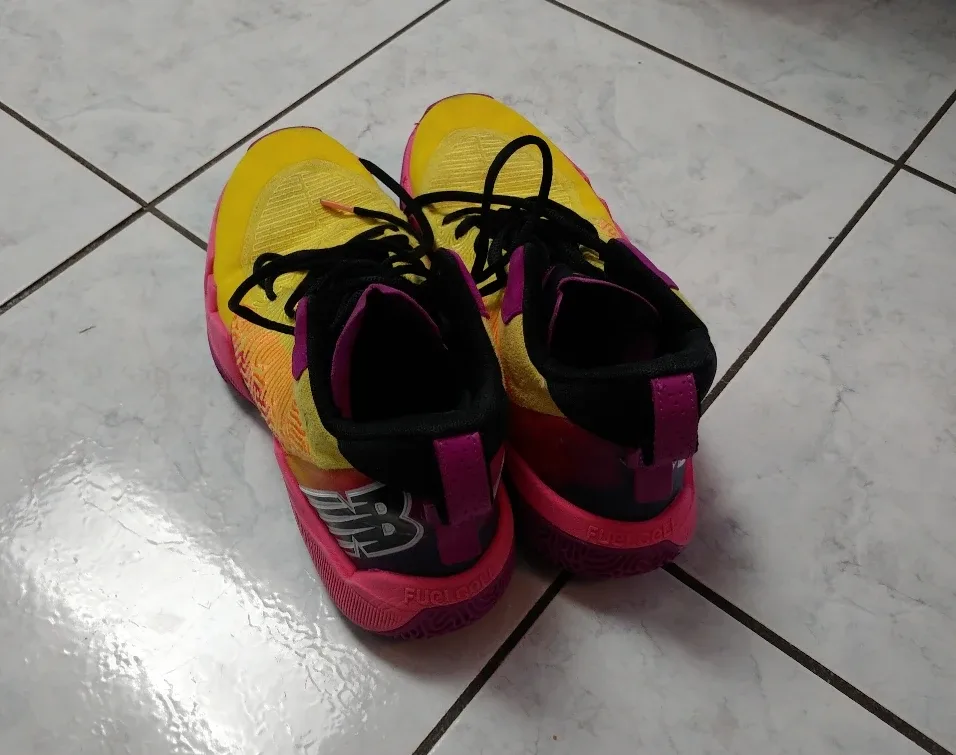 New Balance Men's Two WXY shoes (size 10.5) image indicator(4)