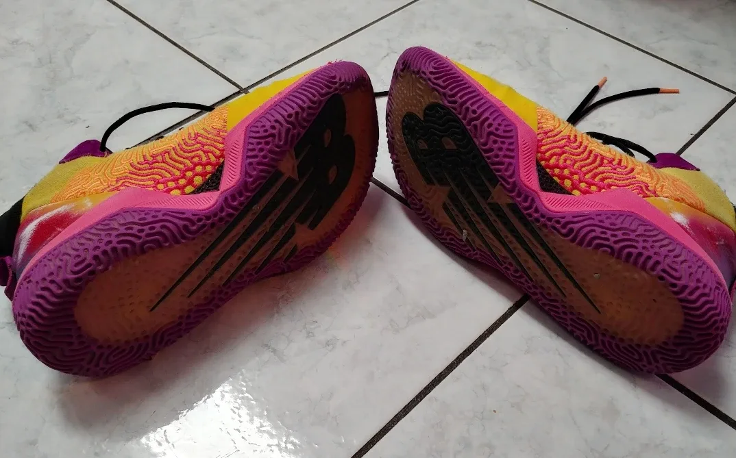 New Balance Men's Two WXY shoes (size 10.5) image indicator(5)