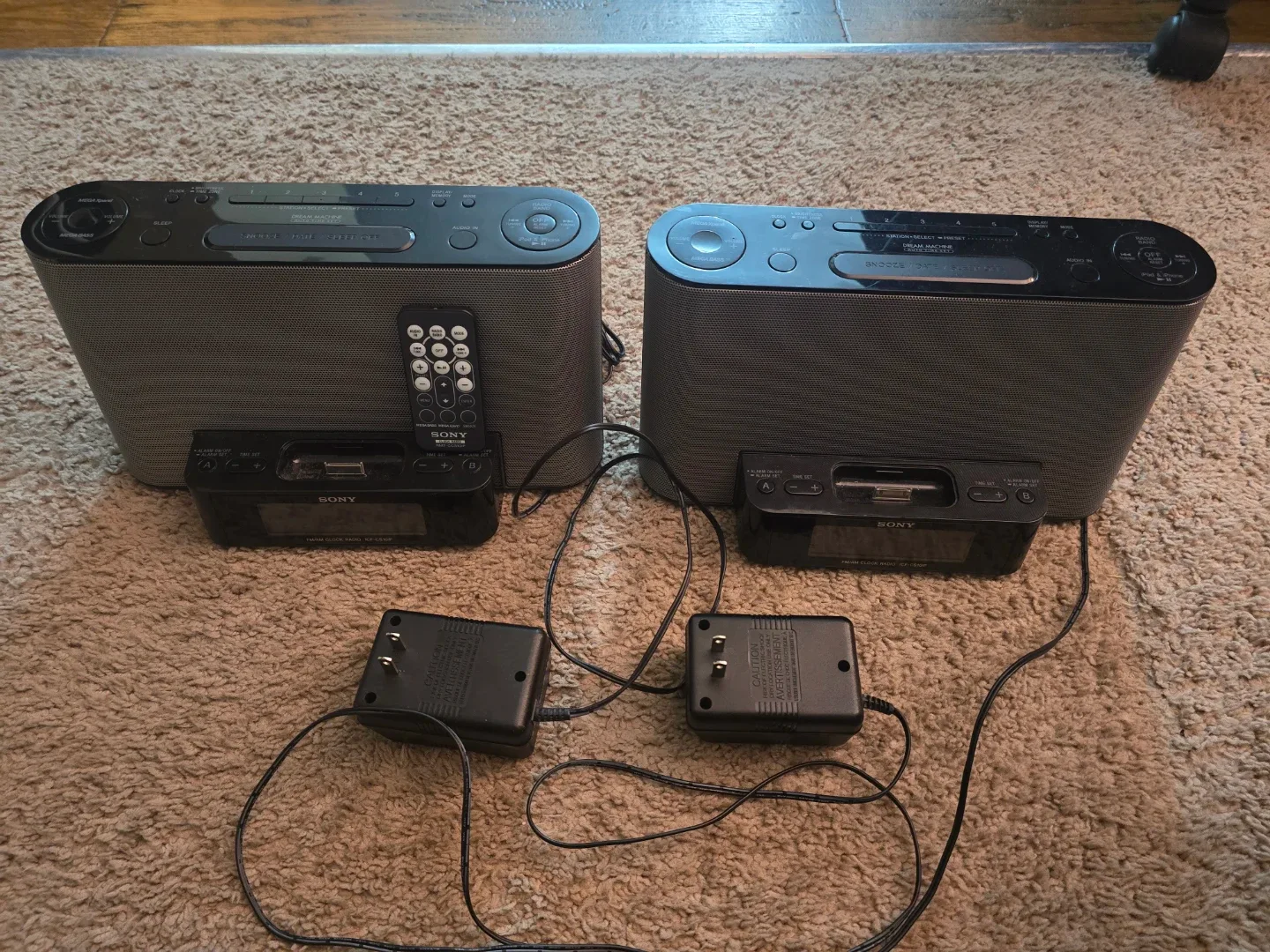 Sony ICF-CS10iPBLK iPod + iPhone Speaker Dock/Clock Radio thumbnail