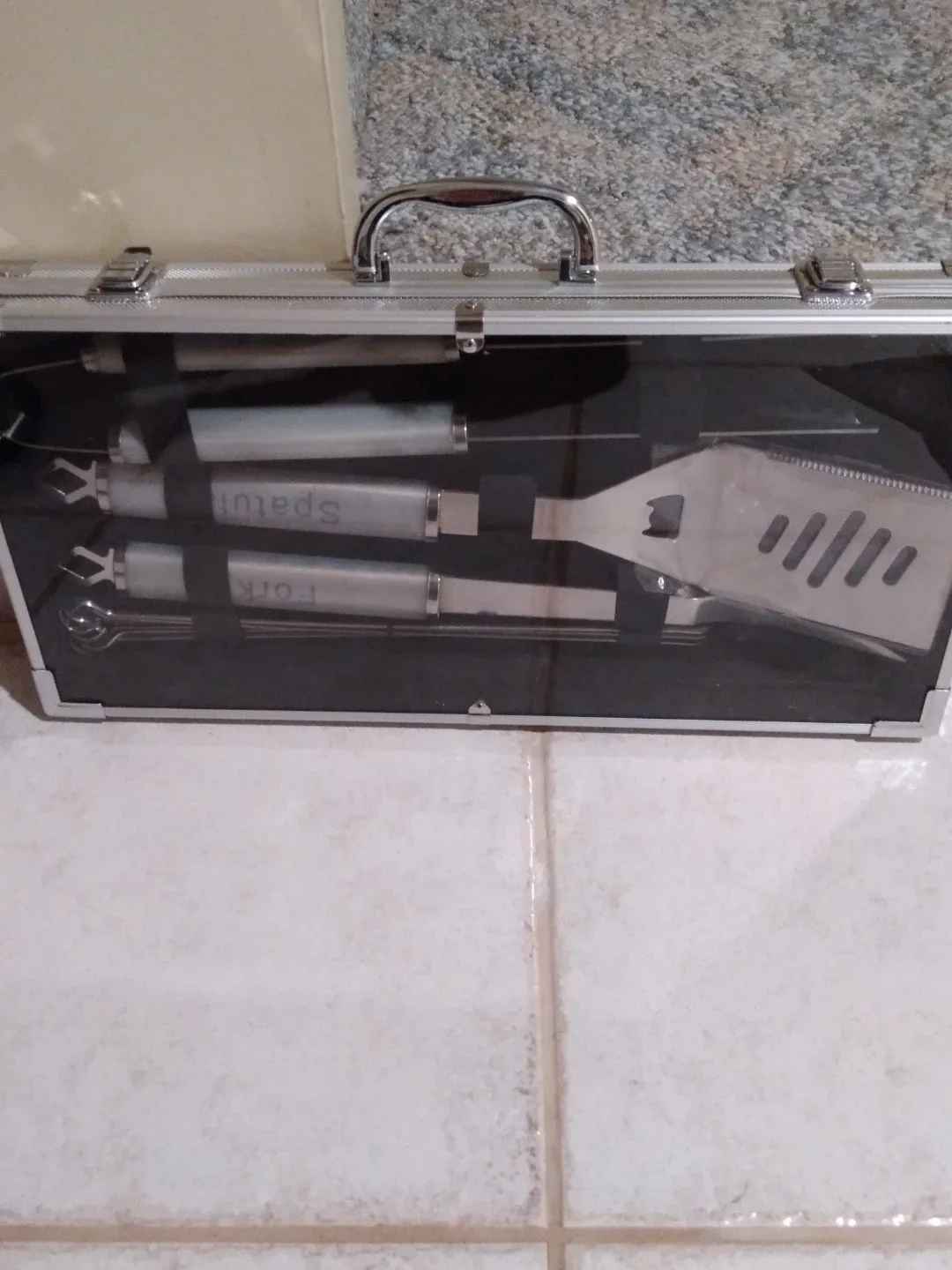 BRAND NEW BBQ Grill Tool Set with Case - Spatula, Fork & More! image indicator(2)