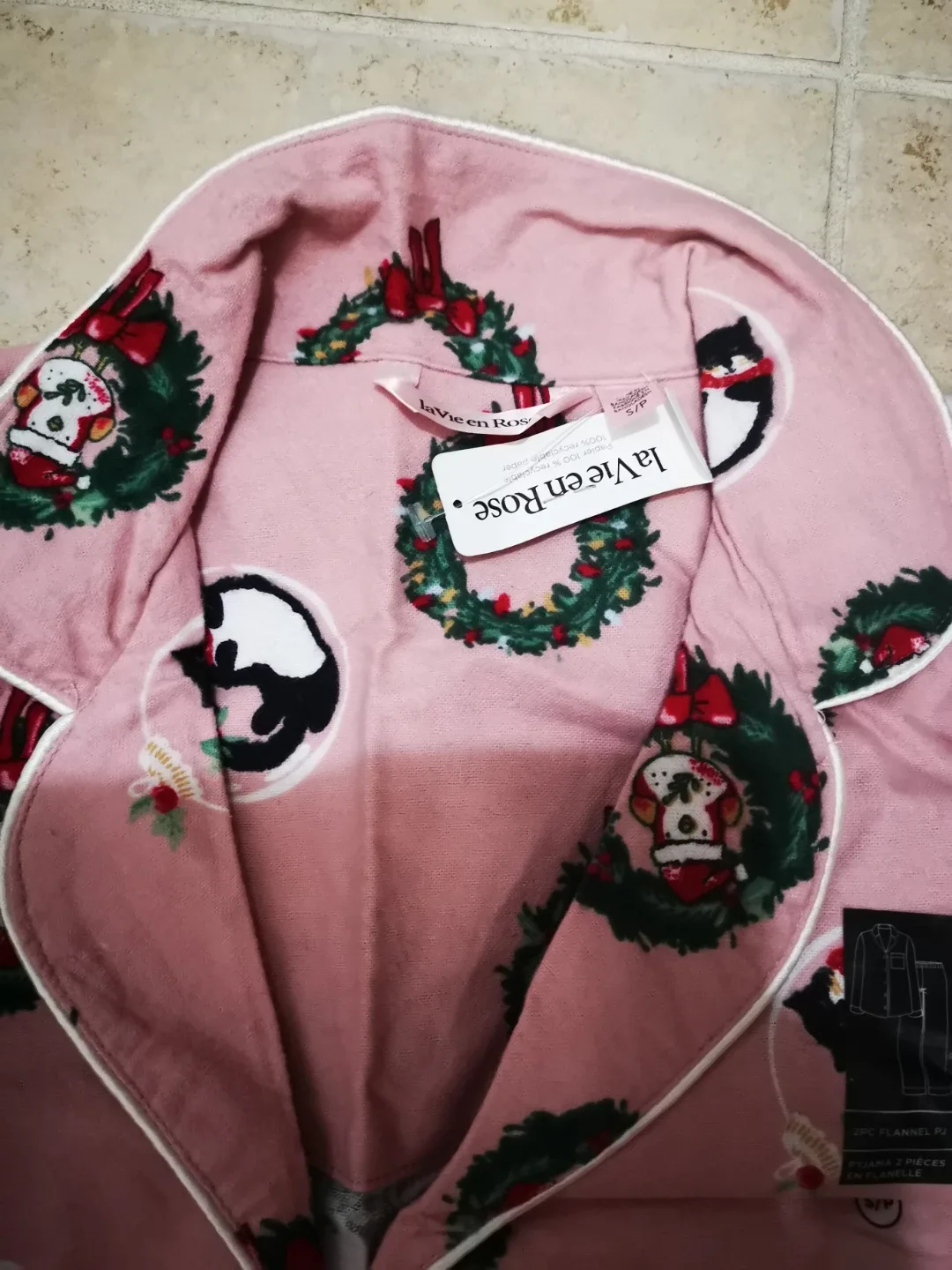 La Vie en Rose Women's Size Small Pink Christmas Pajamas image indicator(5)