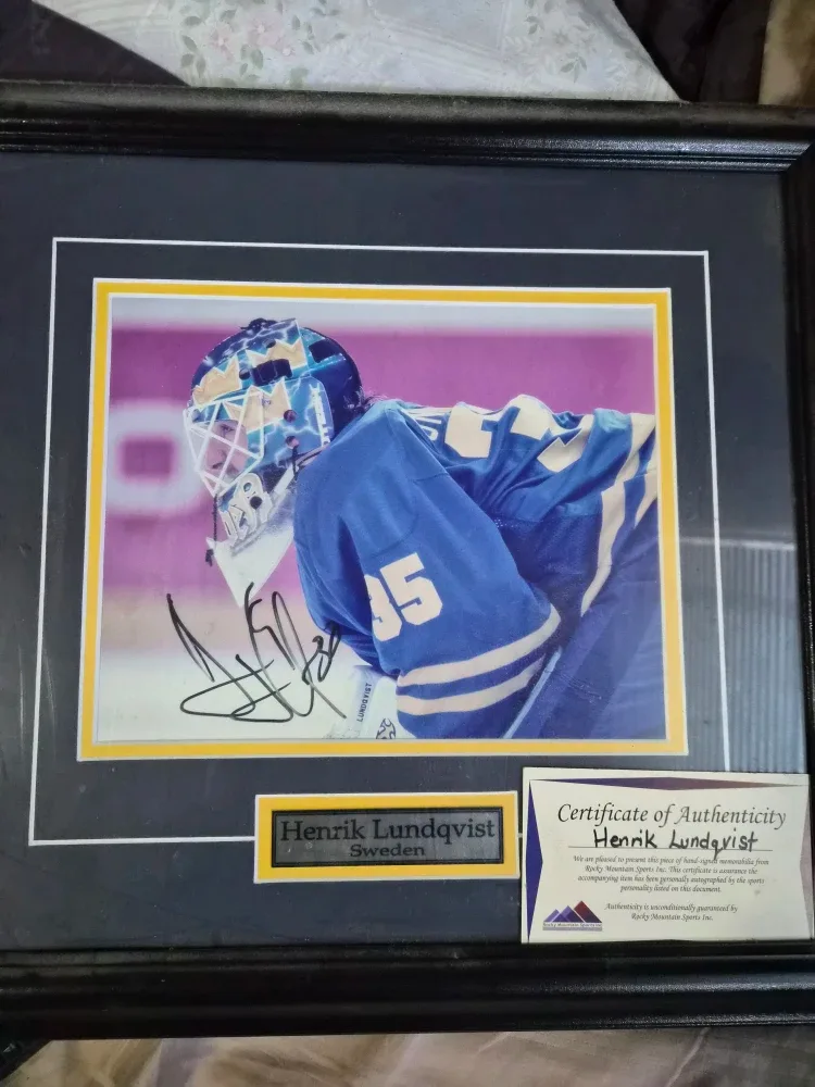 Henrik Lundqvist Signed Framed Photo