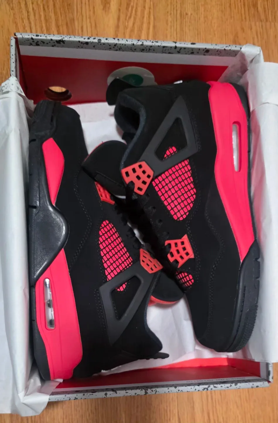 Nike Air Jordan 4 Retro Red Thunder Size 9.5 image indicator(3)