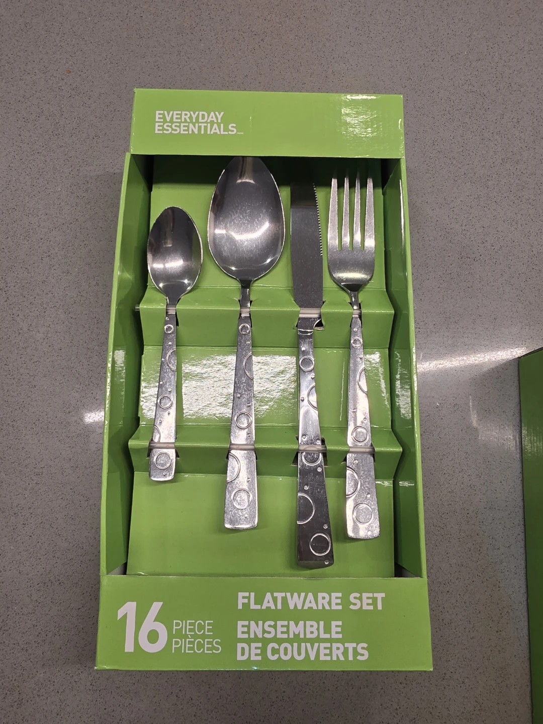 Everyday Essentials 16-Piece Flatware Set - New