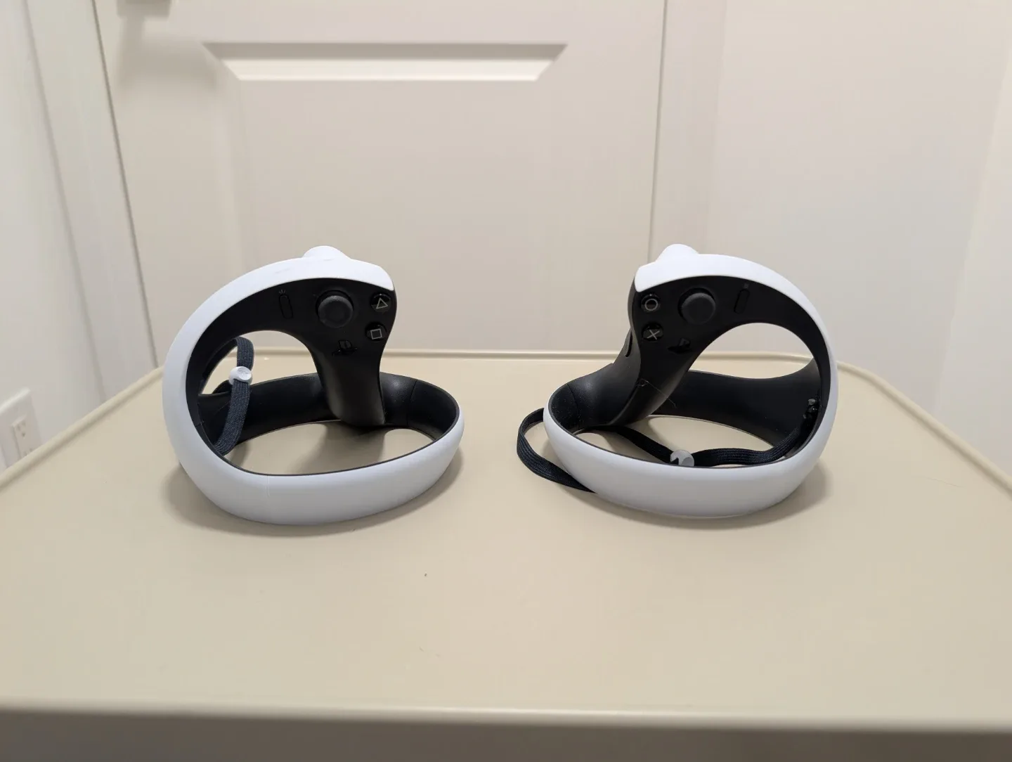 PlayStation VR2 (w/ NO GAME) image indicator(4)