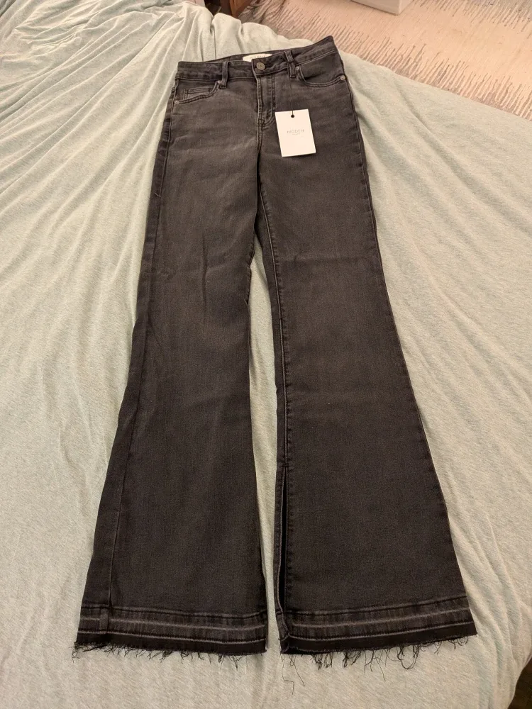 New Hidden Denim Happi Hight rise flare jeans