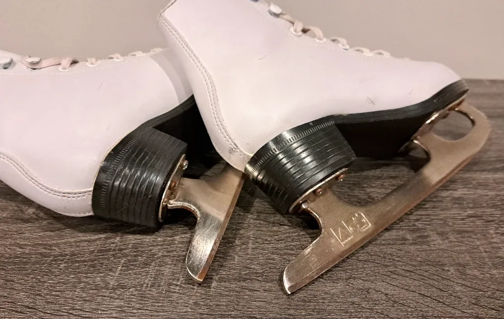 ⛸️ Skates ⛸️ for Young Girls / Youth image indicator(4)