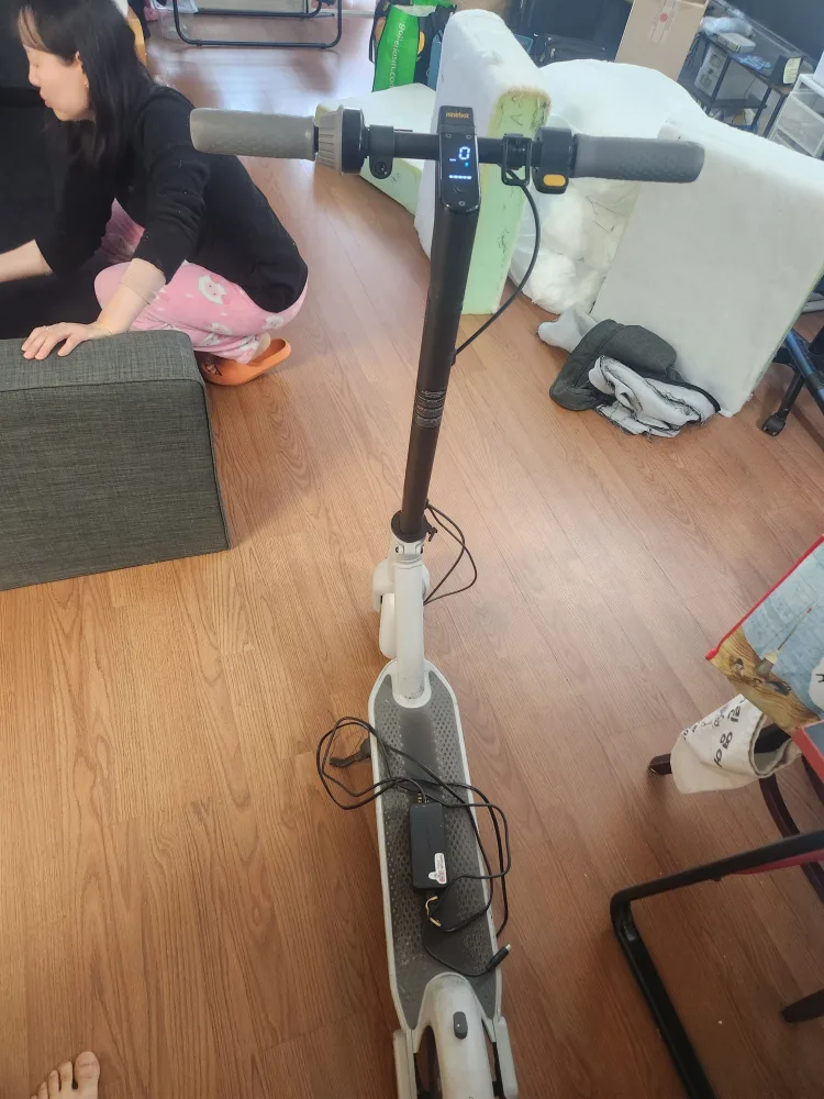 Segway Ninebot MAX Electric Scooter image indicator(4)