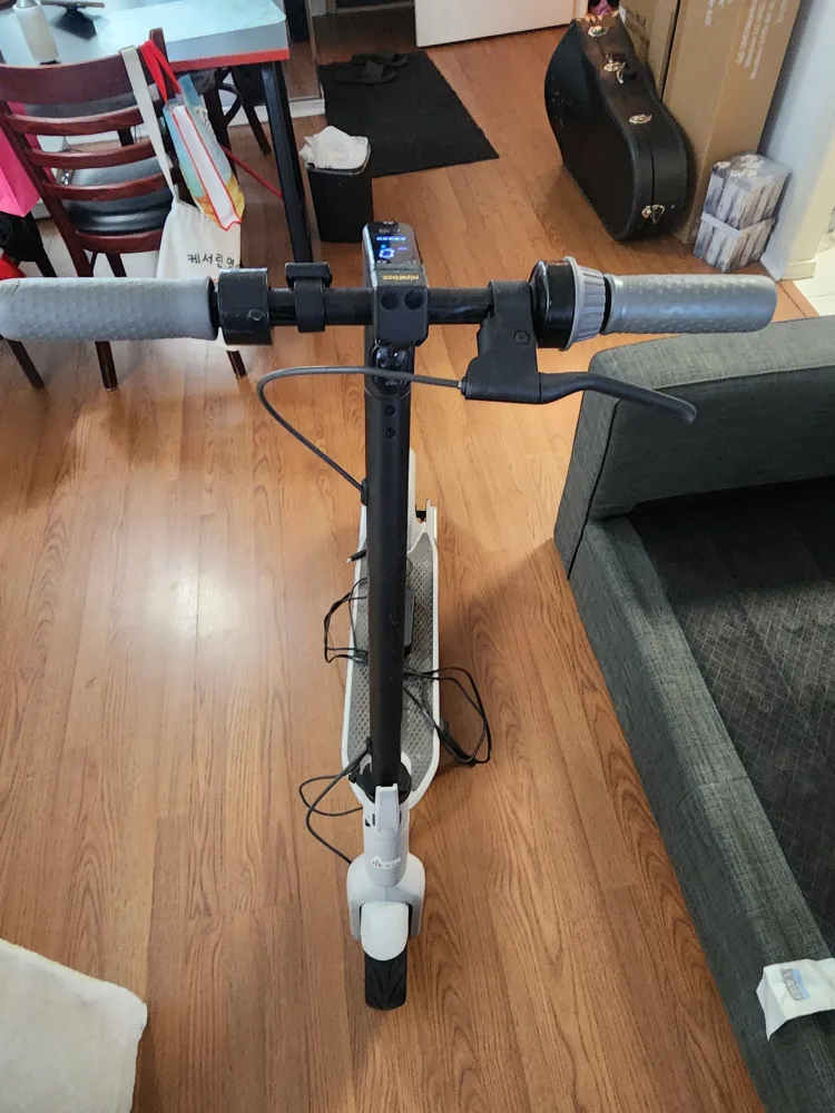 Segway Ninebot MAX Electric Scooter image indicator(5)