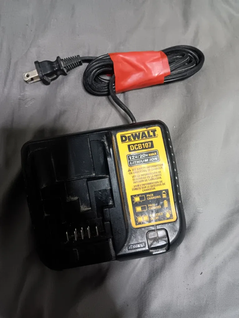 Dewalt DCB107 12V/20V MAX Lithium Ion Battery Charger