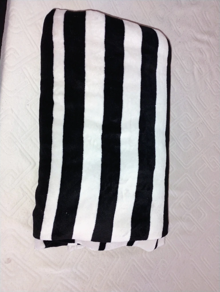 FREE KING Sized Blanket (PICK UP ONLY - Bankview SW)