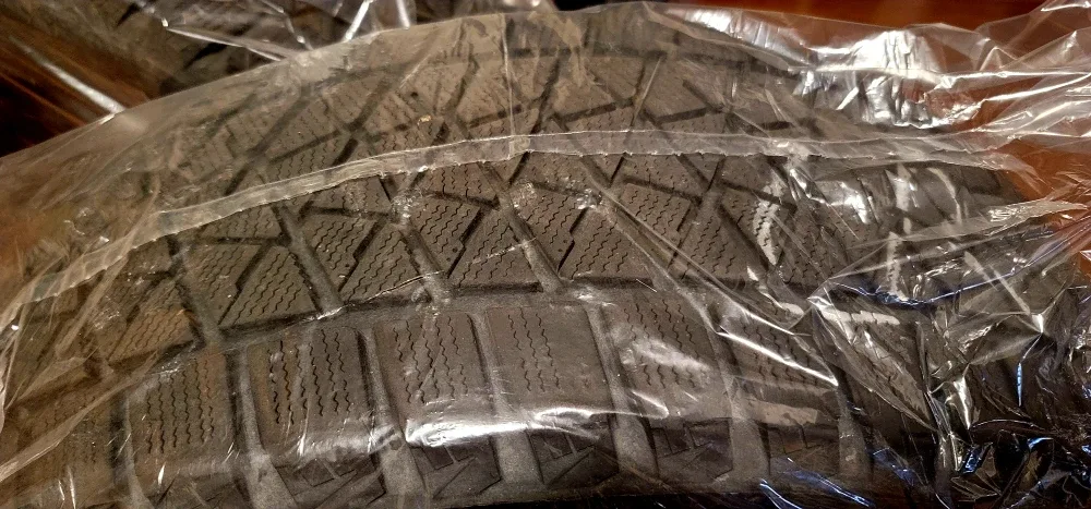 Bridgestone Blizzak DM-V2 265/50R20 Winter Tires image indicator(5)