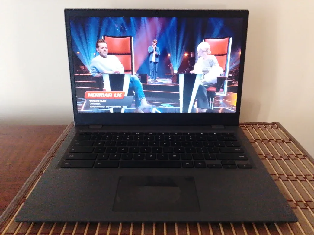 Lenovo Chromebook big screen with latest updates