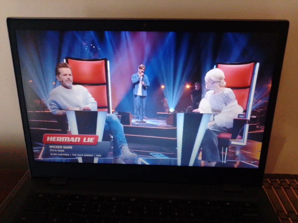 Lenovo Chromebook big screen with latest updates - photo 2