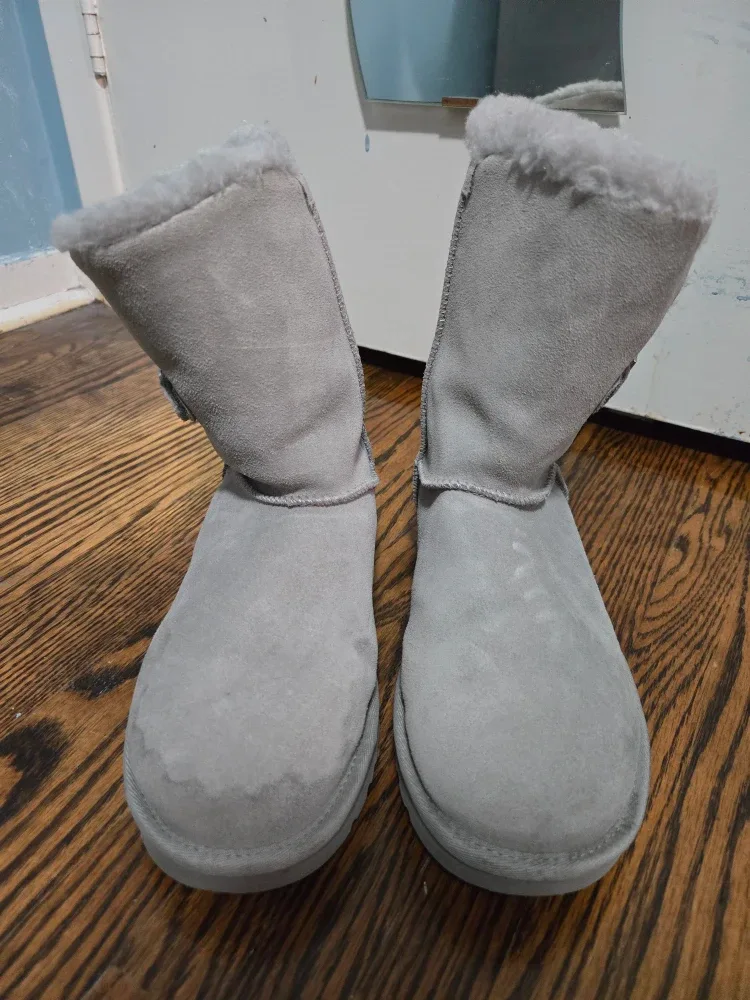 UGG Boots - Grey