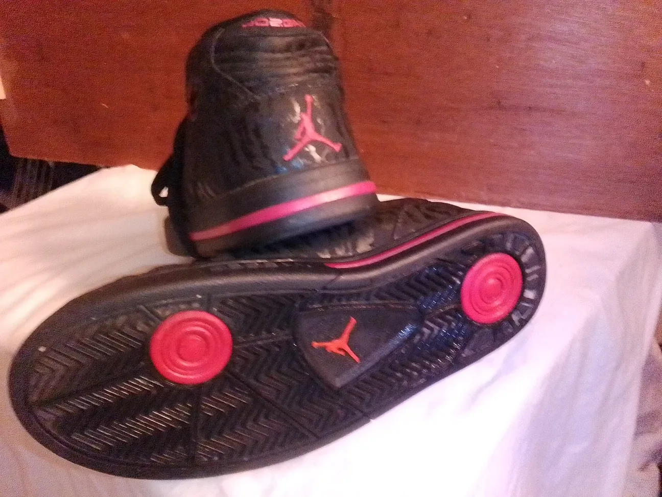 Jordan Black & Pink Sneakers image indicator(2)