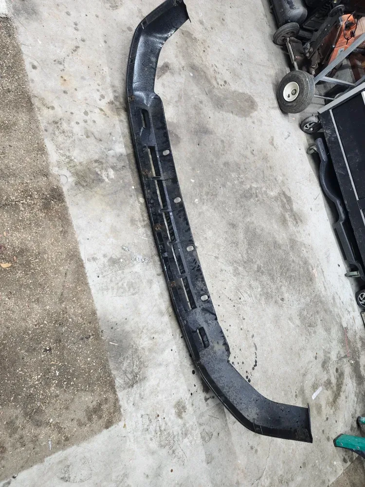 Ford e series frount bumper trim