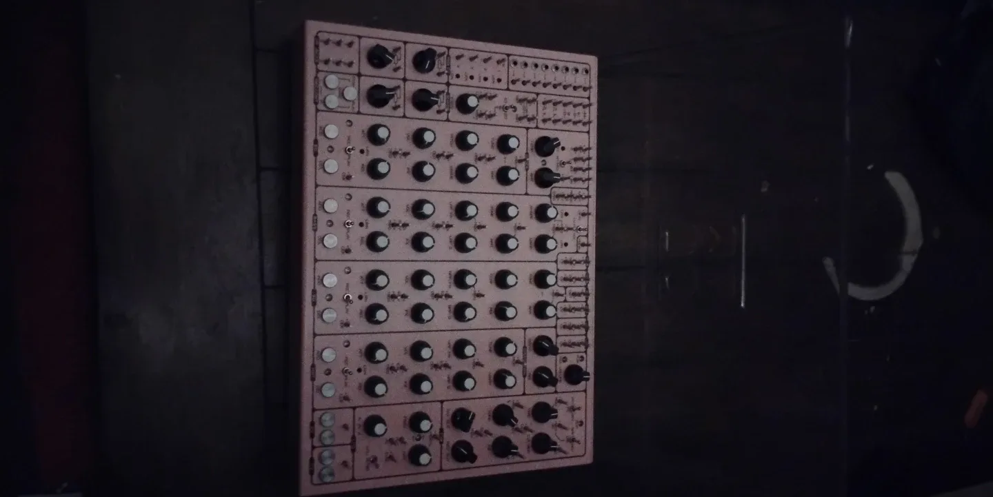 Pink Modular Synthesizer image indicator(2)