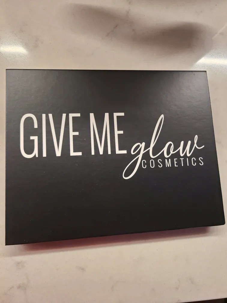 Give Me Glow Cosmetics Singles Eyeshadow Palette image indicator(5)