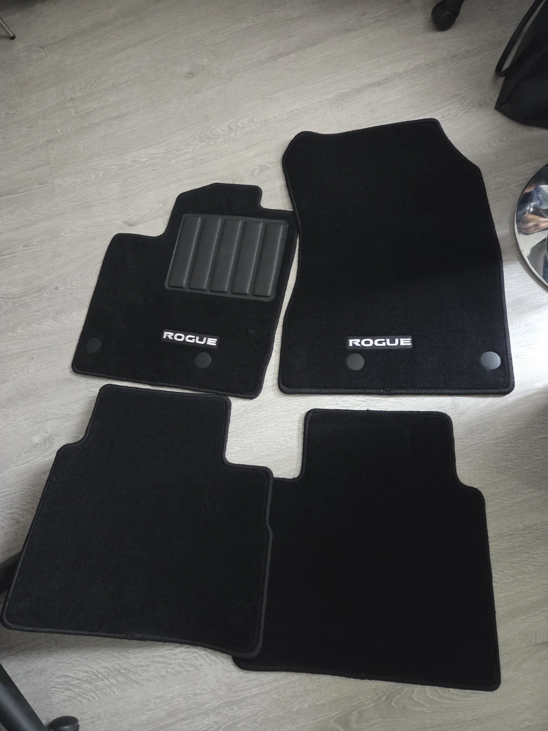Nissan Rogue Black Floor Mats - Full Set