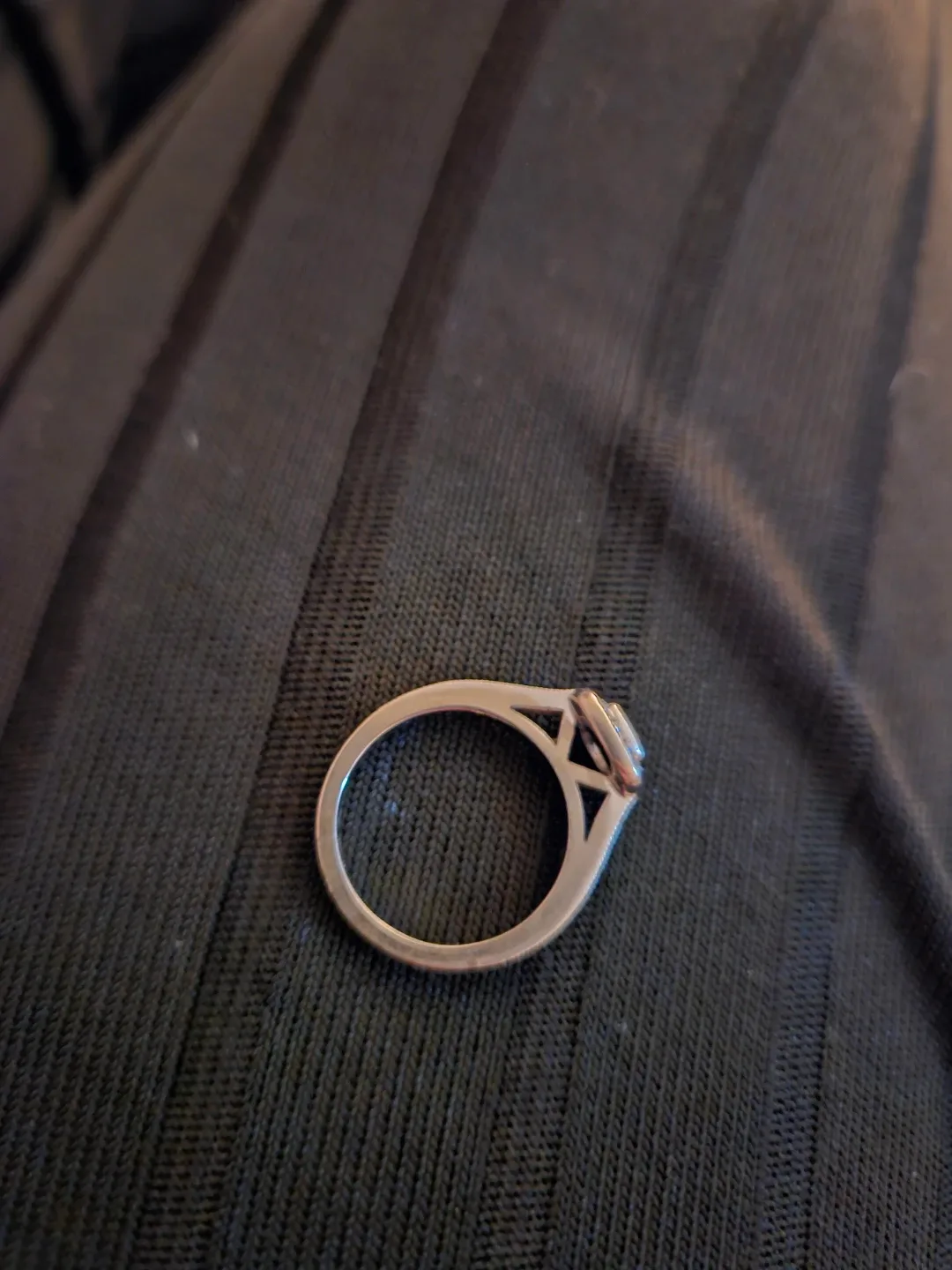 Diamond Engagement Ring image indicator(2)