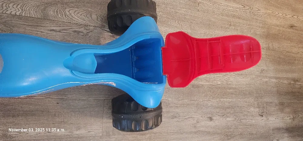 Fisher-Price Nickelodeon Paw Patrol Lights & Sounds Trike image indicator(4)