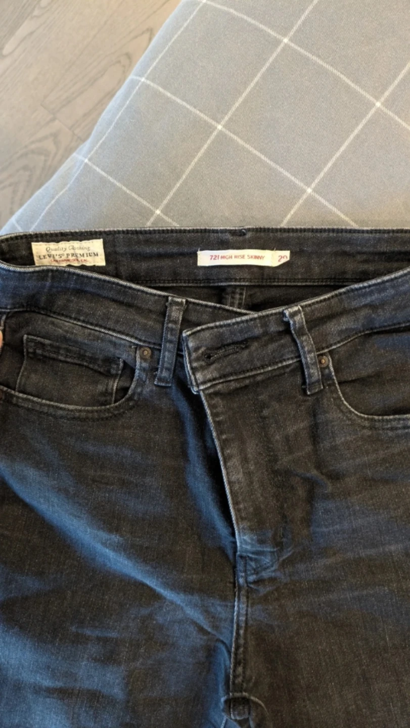 Levi's 721 High Rise Skinny Jeans - Size 29 - photo 3