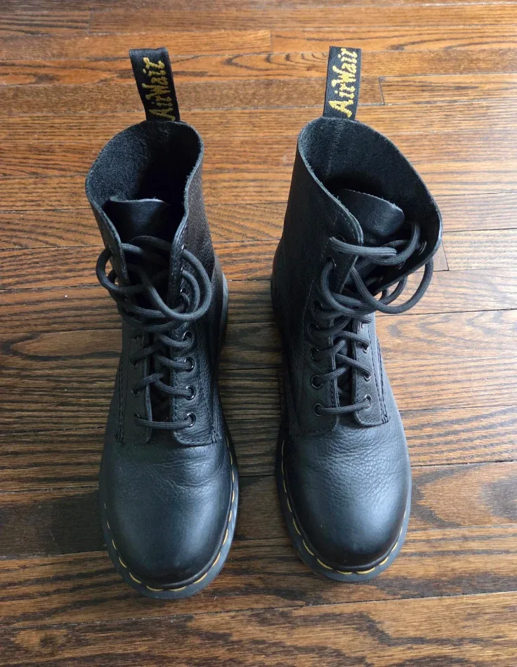 Original Dr. Martens Black Leather Boots 1460 Pascal Virginia image indicator(2)