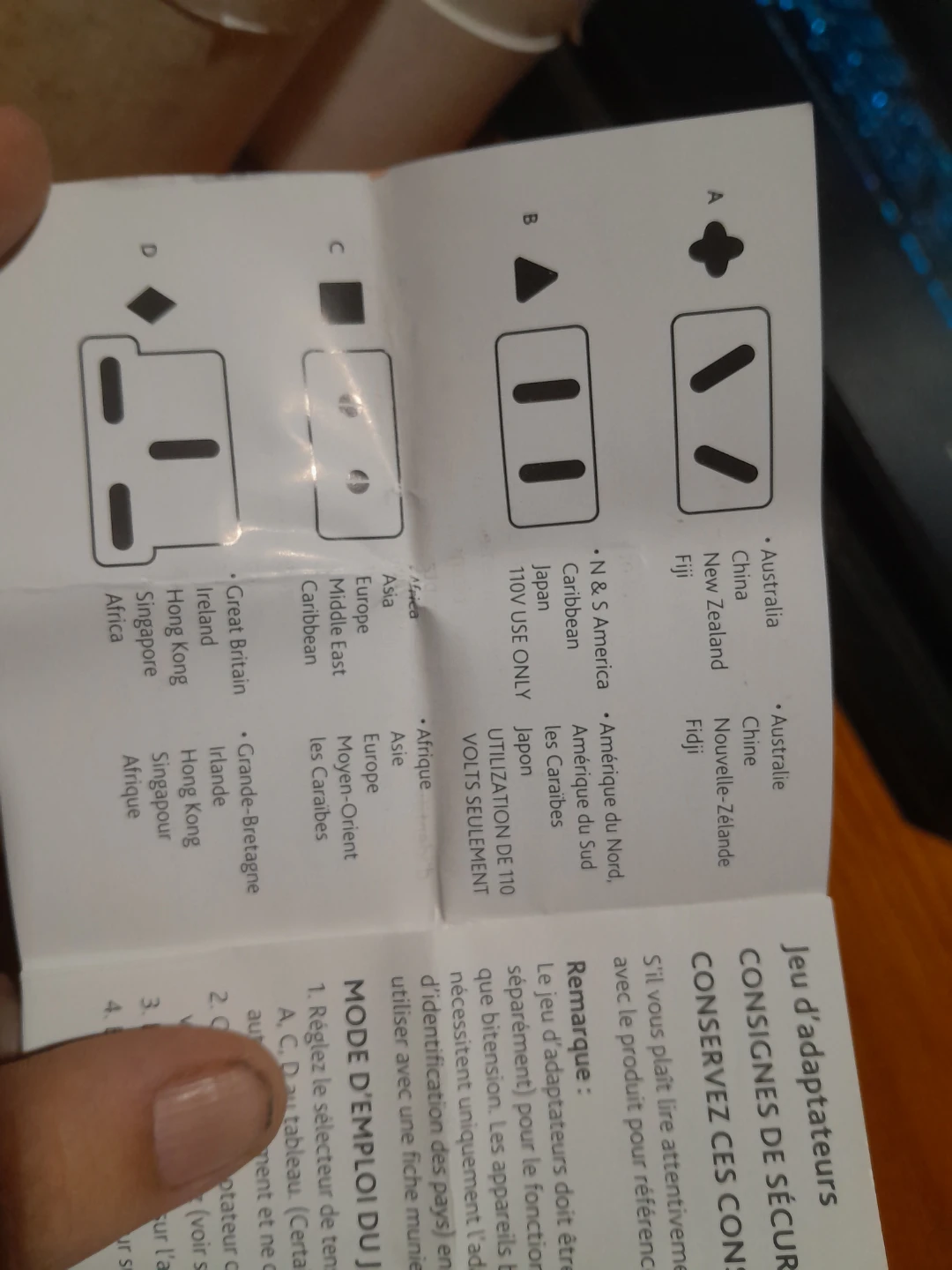 Maple Leaf Travel Adapter Set - photo 4