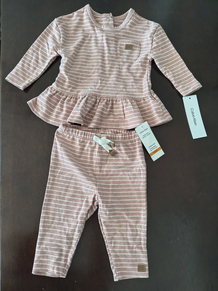 New Calvin Klein 2-Piece Set (0-3M)