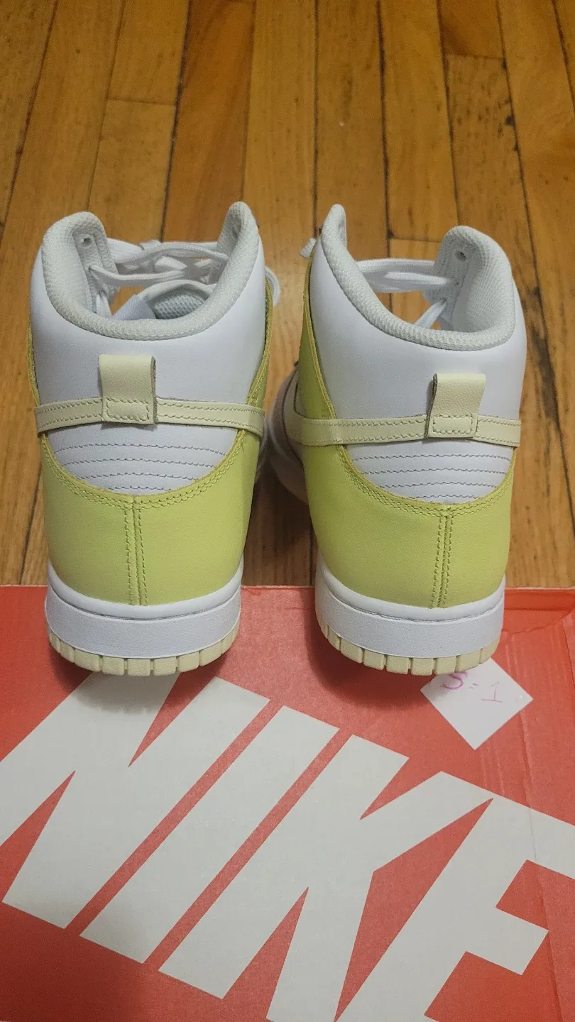 Nike Dunk High size 8.5 men image indicator(5)