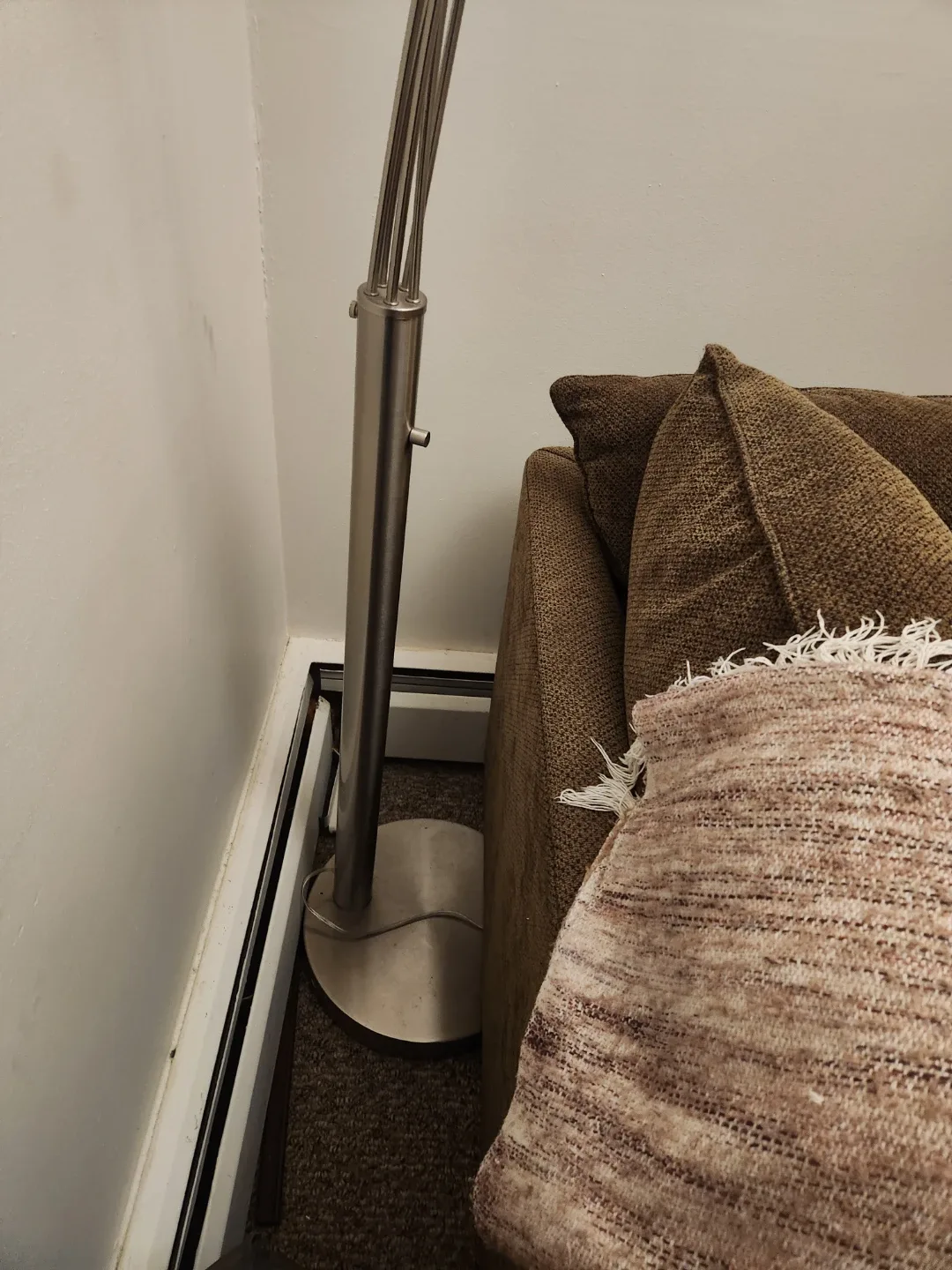 Arc Floor Lamp image indicator(3)