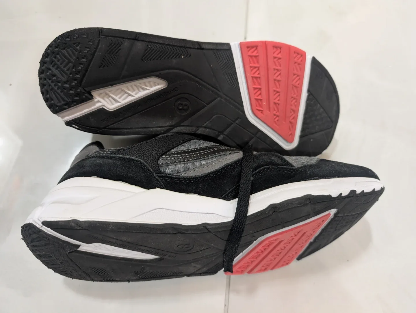 Starter Sneakers - Size 8 image indicator(2)