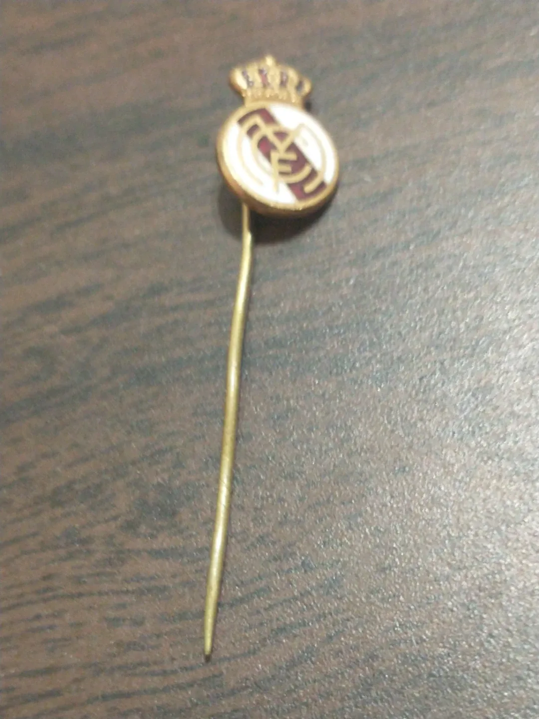 Real Madrid CF soccer pin used circa 1970s image indicator(2)