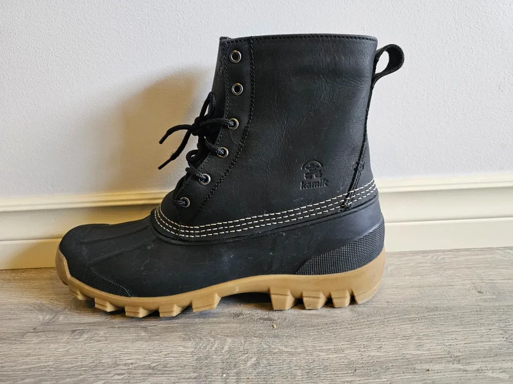 Kamik winter boots size 11 image indicator(2)