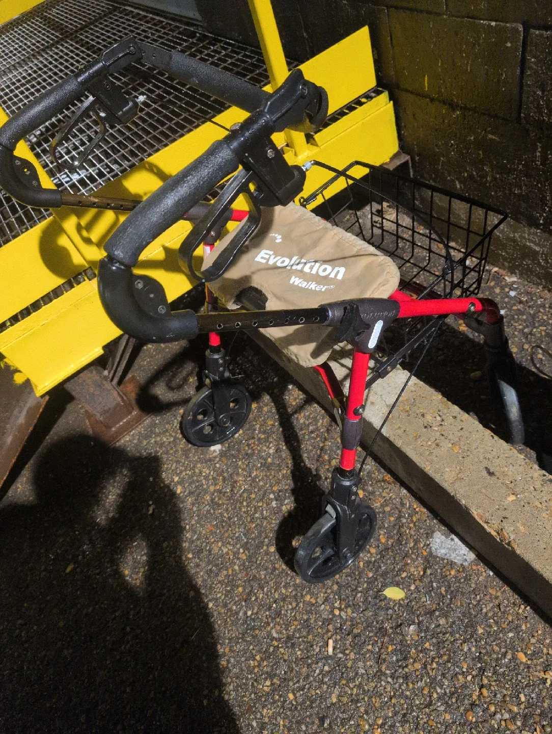 Evolution Walker with Seat and Basket