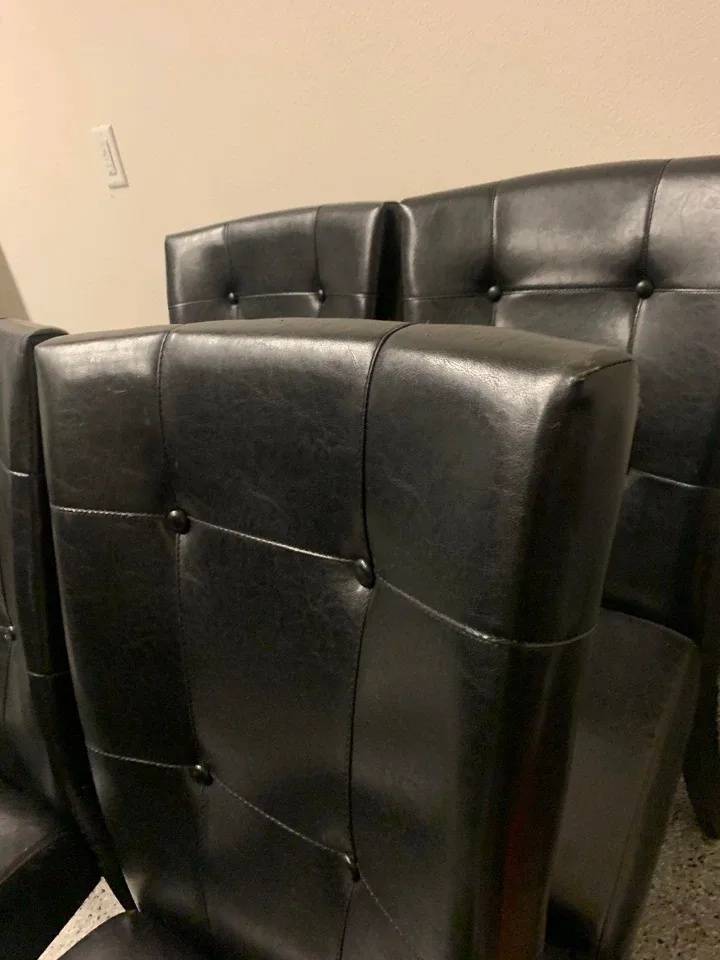 Set of 4 Black Faux Leather Dining Chairs 💺