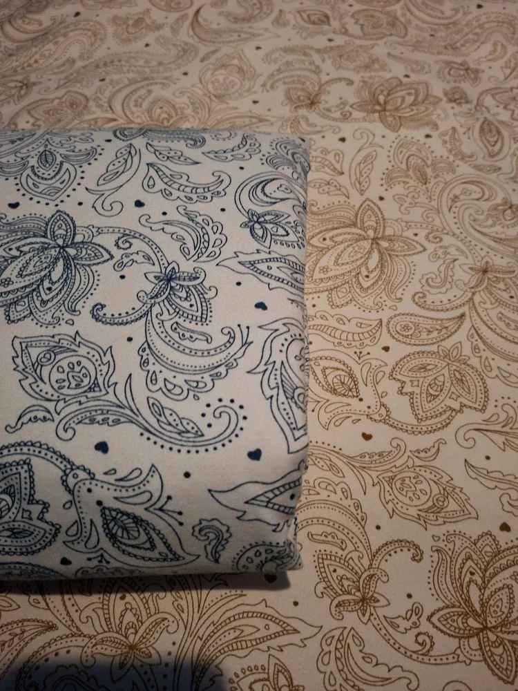 King size mattress, frame, protective cover and sheets image indicator(2)