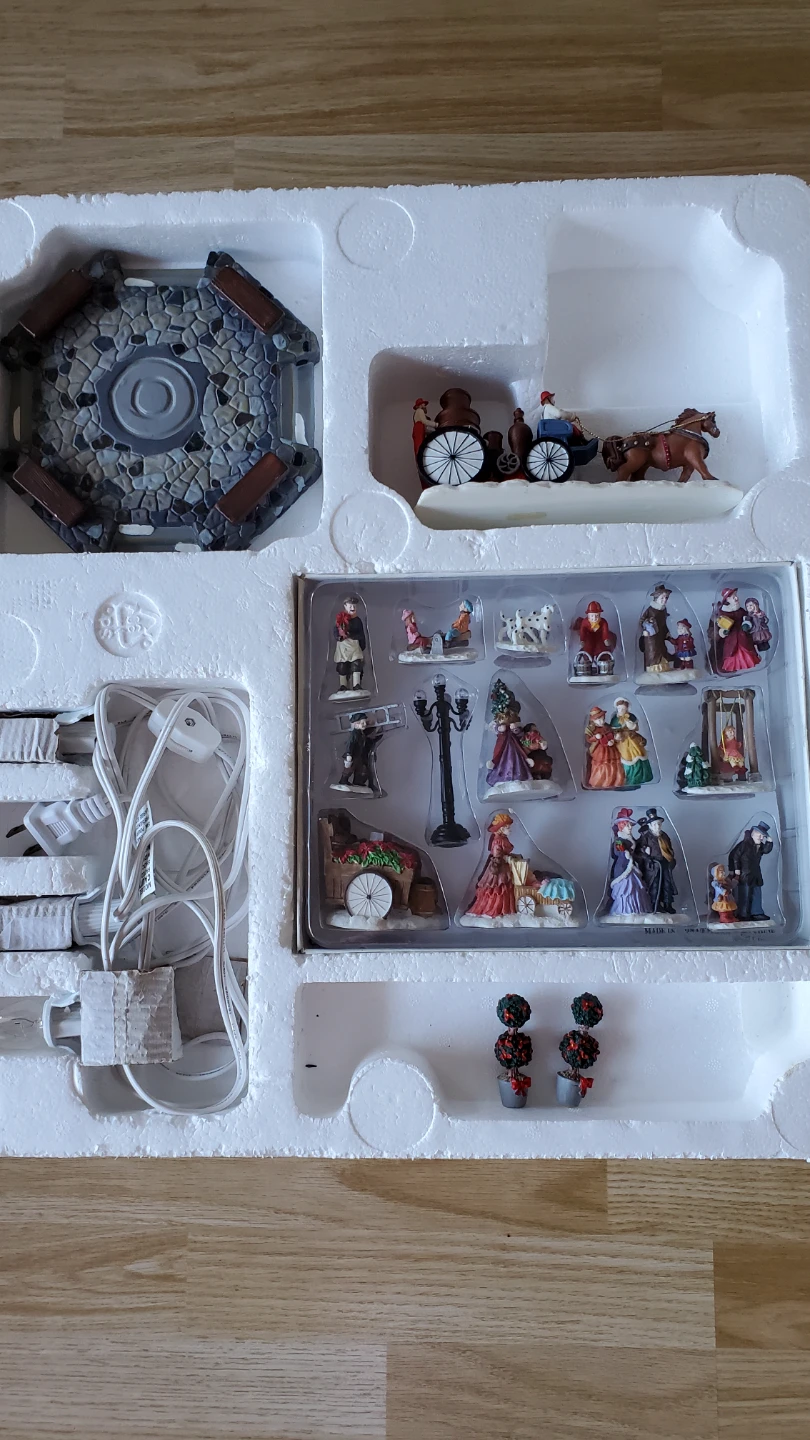 Traditions 25 Piece Lighted Village - photo 2