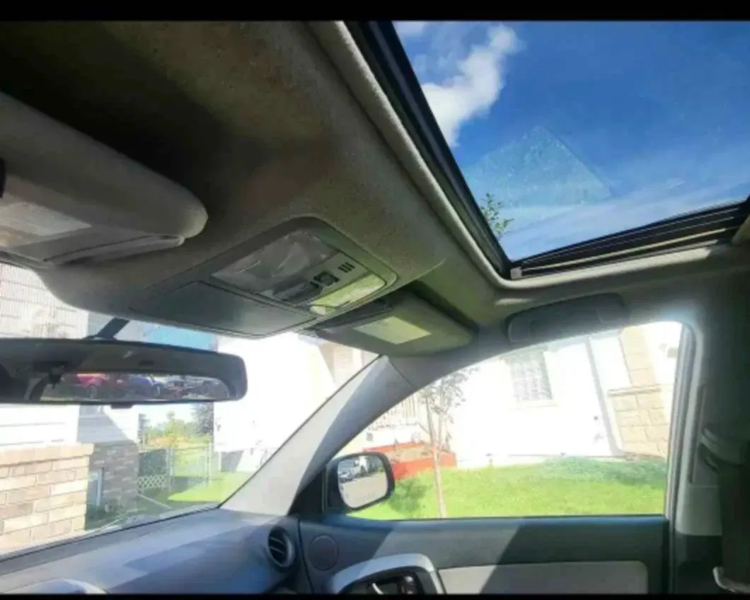 Silver Toyota RAV4 image indicator(6)