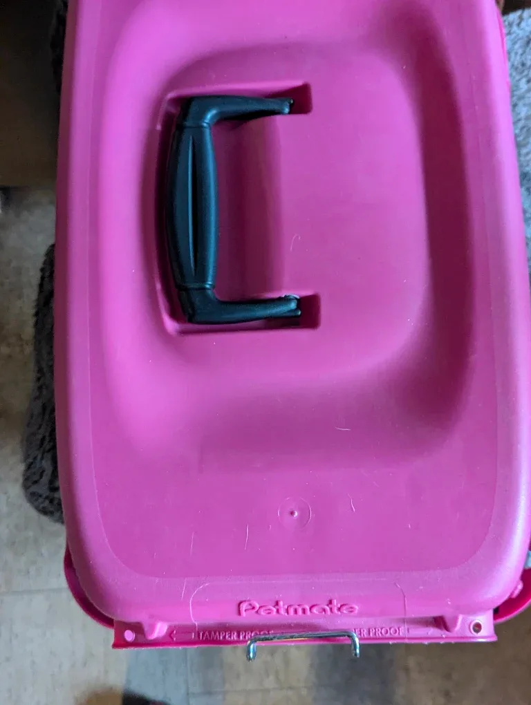 Petmate Pink & Black Pet Carrier image indicator(2)