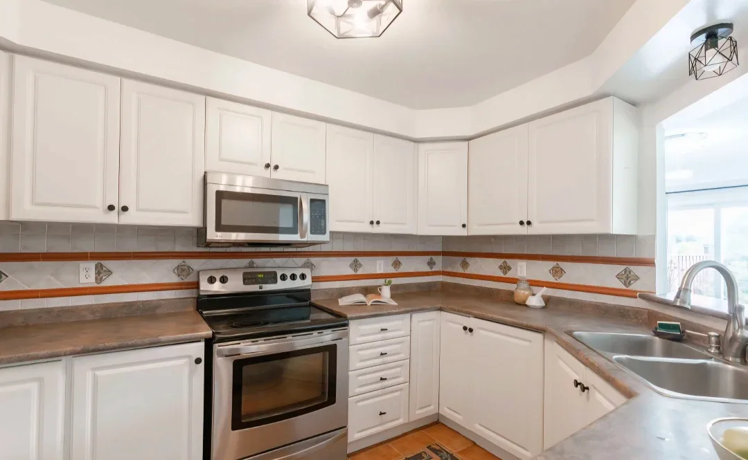 Private room for rent on upper floor image indicator(6)