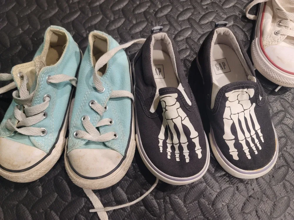 Baby Shoes Bundle: Robeez, Converse, So'dorable image indicator(7)